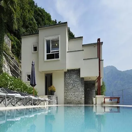 Villa Sleeps 10 Pool Air Con *